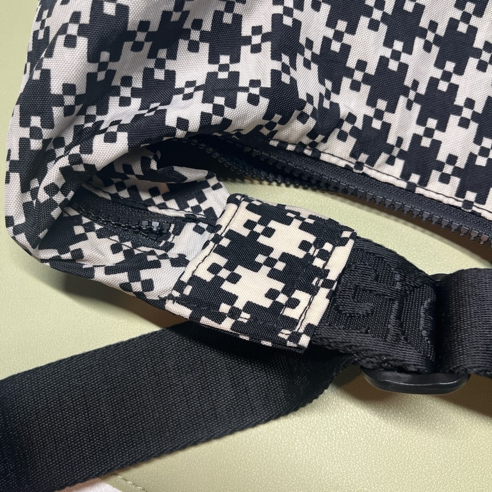 Baggu Pixel Gingham Medium Crescent - image 6